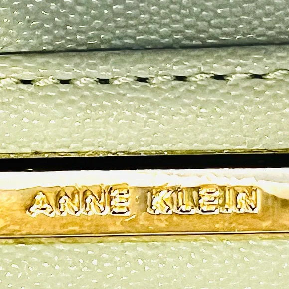 Anne Klein green wallet - Picture 3 of 6
